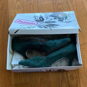 Jasmin Hunter Green Suede Pumps - Size 8 B